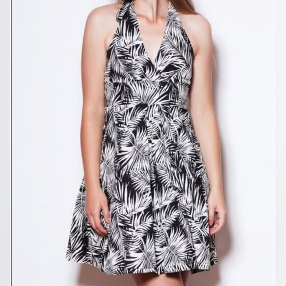 VINTAGE H&M Palm Leaf Print Halter Dress Black and White Flair Skirt fully lined - Picture 1 of 14